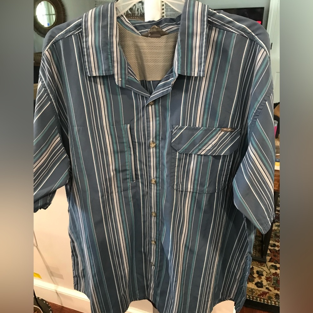 Men’s button down lightweight shirt